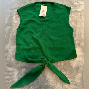 NWT Pretty Garden Green Sleeveless Tie-Front Top women’s shirt size small